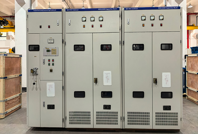 Medium-voltage power factor correction cabinets with 600 kvar and 900 kvar capacitor banks.